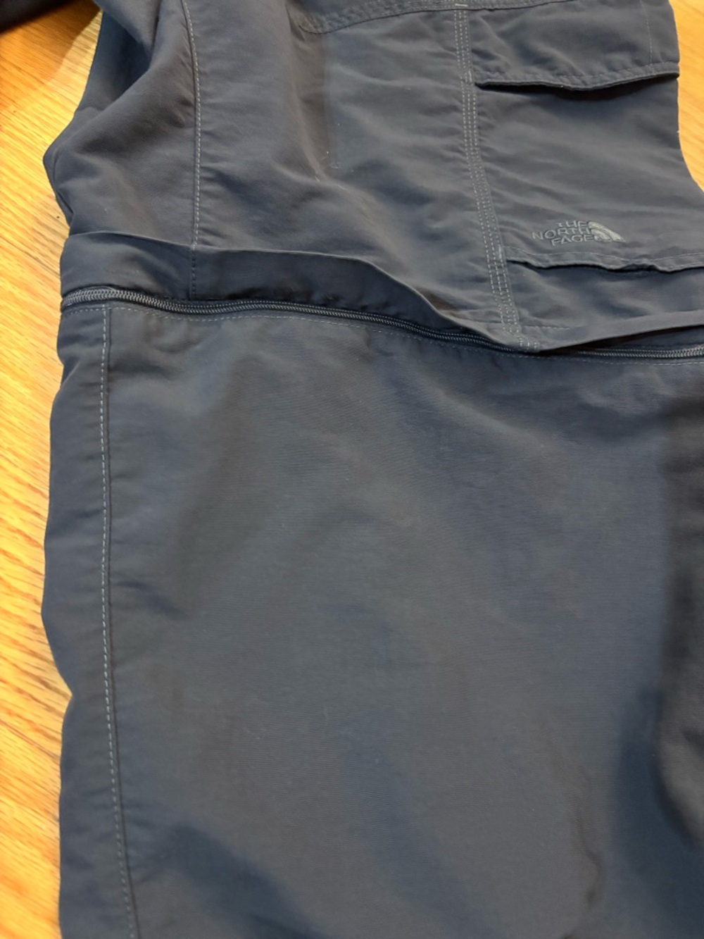 The North Face Utility pants men’s size XL short convertible to shorts - Picture 6 of 14